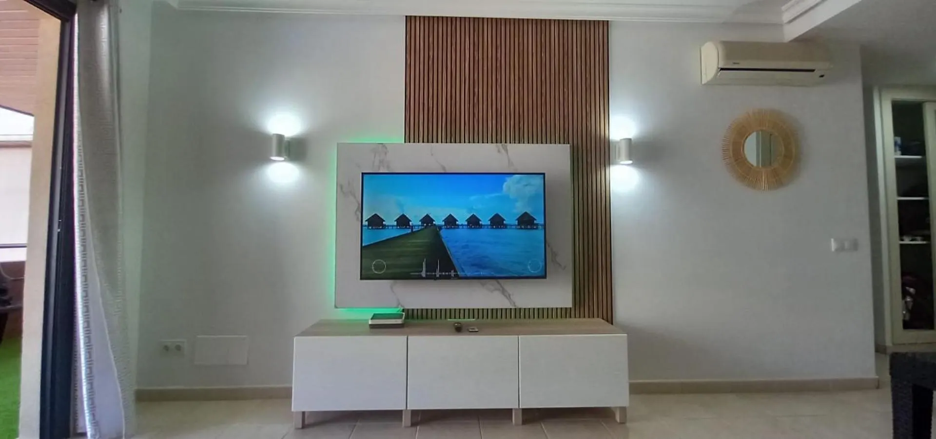 Bryson Home Gigantess kontakt
